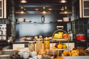 Ein Gericht auf einem Tisch.